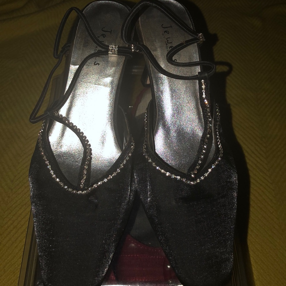 Jewels by Jade - Closed Toe Heels
